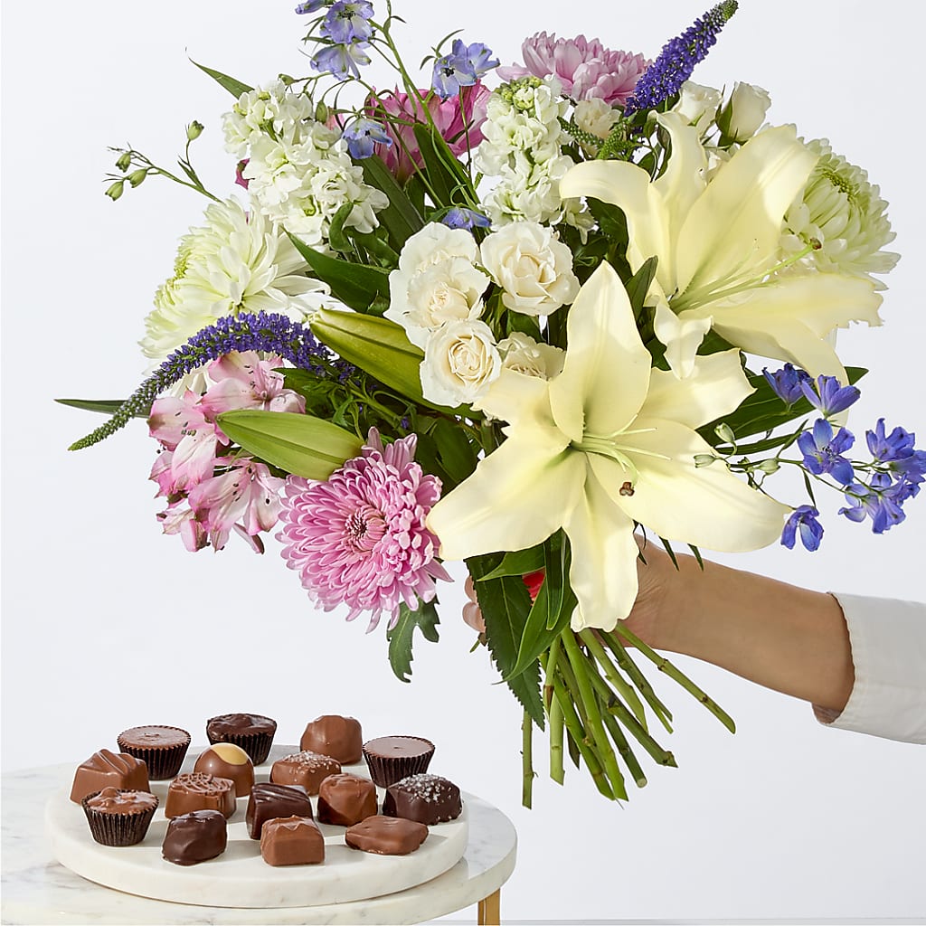 Winter Celebration Bouquet – Joya Flowers, Central Islip NY