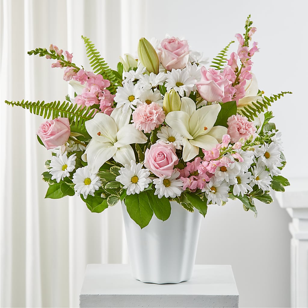 Soft Touch Tabletop Basket – Joya Flowers, Central Islip NY