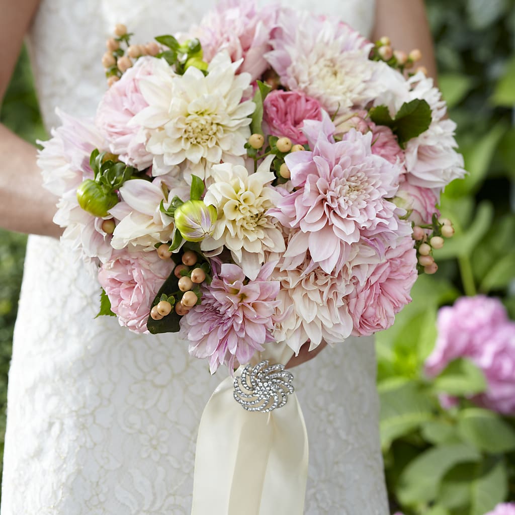 Heart's Promise Bouquet – Joya Flowers, Central Islip NY