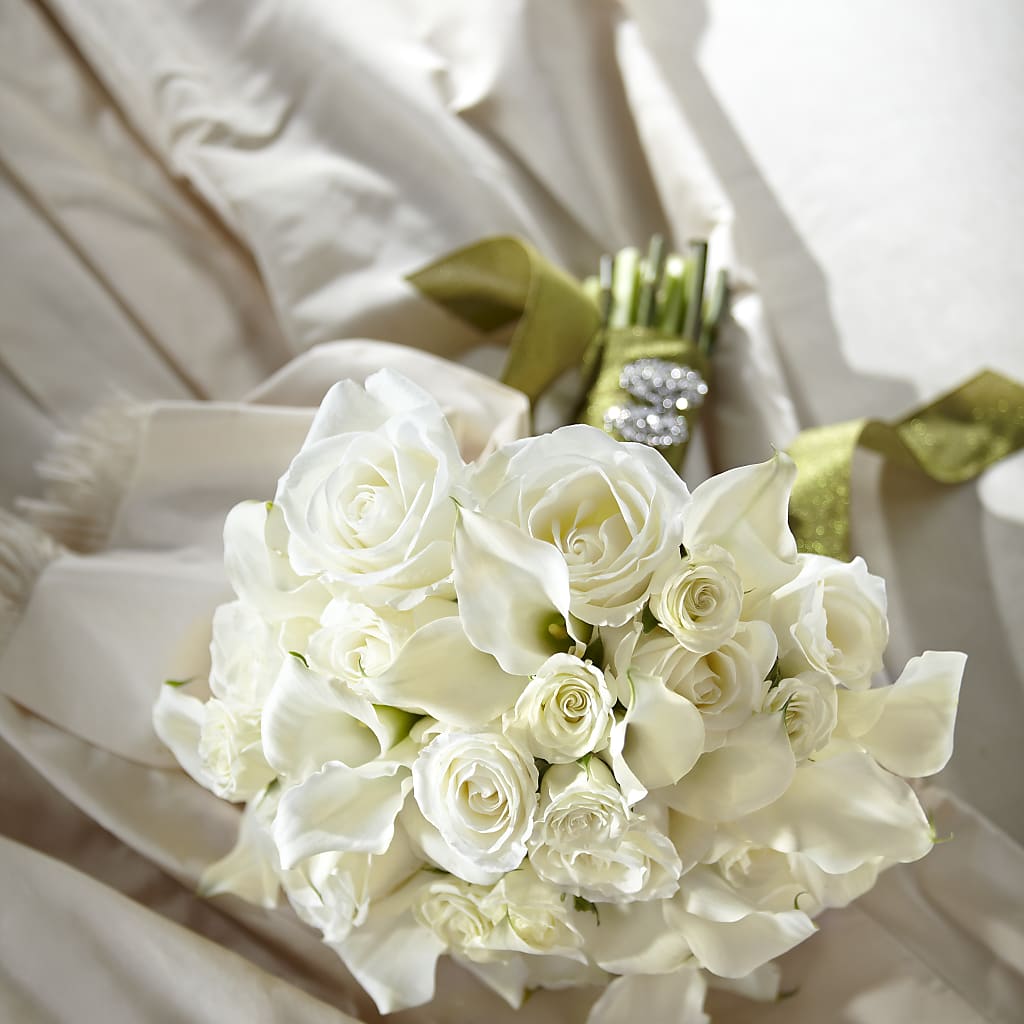 Serene Highness Bouquet – Joya Flowers, Central Islip NY