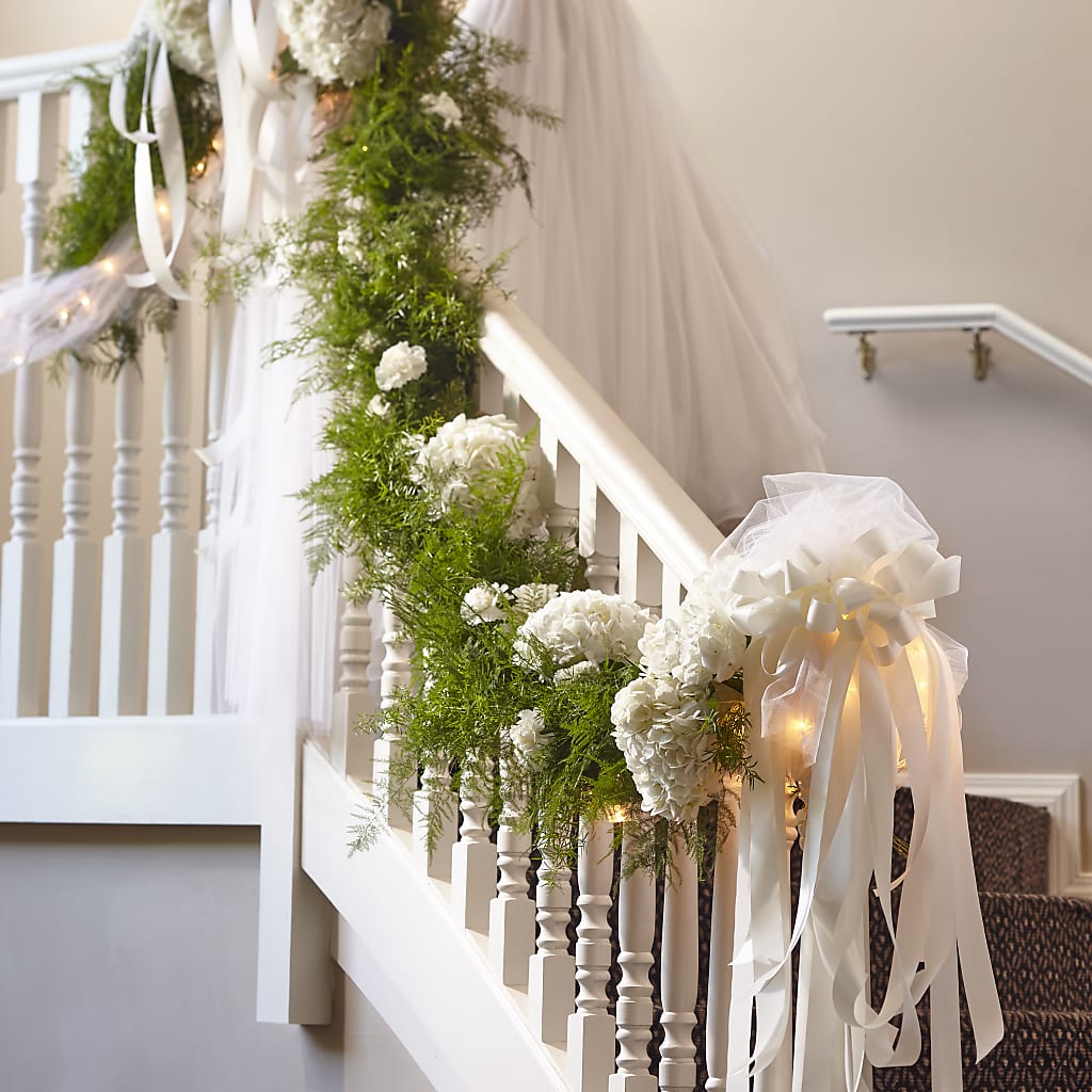 Champagne Dreams Garland – Joya Flowers, Central Islip NY