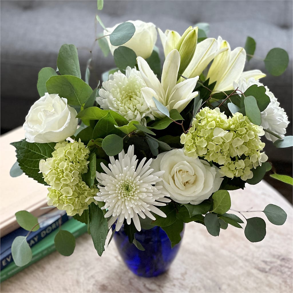 Snowy Dreams Bouquet –  Joya Flowers, Central Islip NY