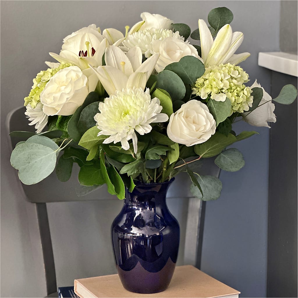 Snowy Dreams Bouquet –  Joya Flowers, Central Islip NY
