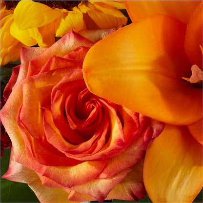 Grateful Centerpiece –  Joya Flowers, Central Islip NY
